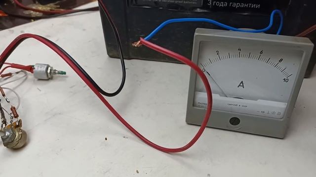 Простое зарядное с регулятором Тока и Напряжения. Своими руками!