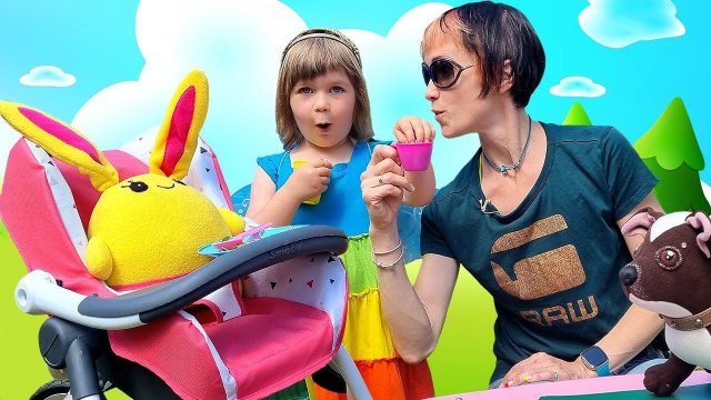 Мама для Лаки - Маша Капуки, Бьянка и игры для девочек Как МАМА - Игрушки в коляске