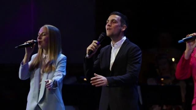 За тихой рекою.Елена Комарова и группа Калина фолк.