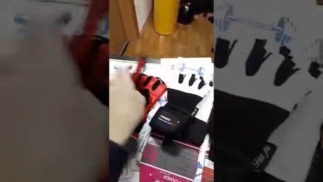 Перчатки для фитнеса Power Play. Видео обзор
