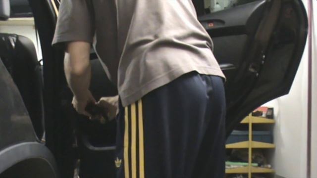 Как снять обшивку (дверную карту) задней двери на BMW X5 E53