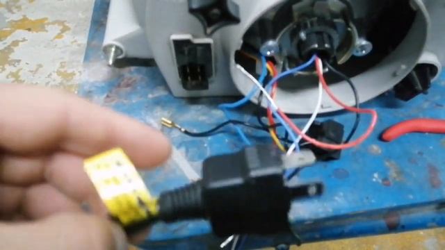 Установка би лед линз 3 дюйма Aozoom A14 в Ваз 2114, и замена рефленых стекл на гладкие.