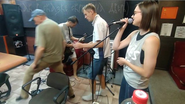 Скатертью лунная дорожка_репетиция