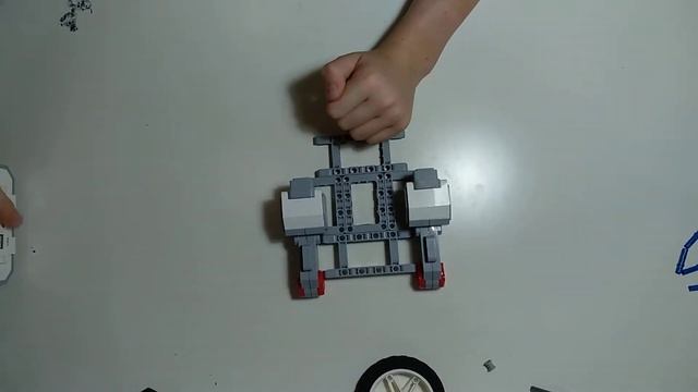 Как собрать робота EV3 на колесах за одну минуту