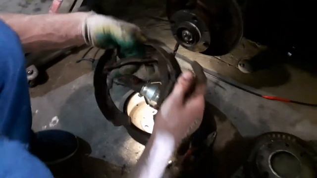 Лада приора замена задних тормозных колодок