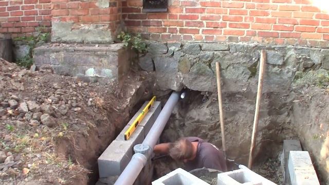 Как провести канализацию в старый частный дом