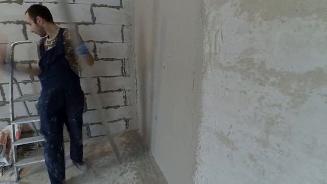Штукатурка Хоппер ковшом. Штукатурка стен по маякам