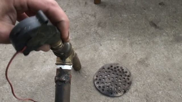 Дымогенератор для коптильни, своими руками. (Простая конструкция) / Smoke generator !!!