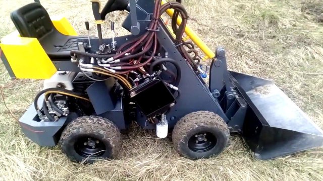 видео обзор ч.2 мини погрузчика Helper