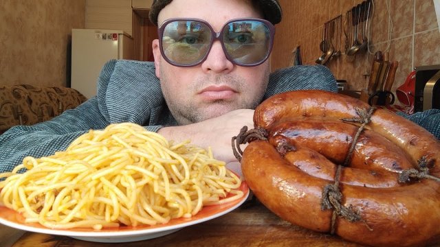 МУКБАНГ Колбаса от частника/обжор спагетти