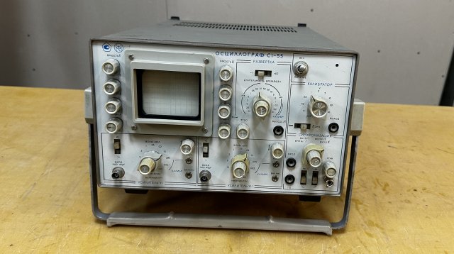 В разборе Осциллограф С1-55. Смотрим, на чем он собран