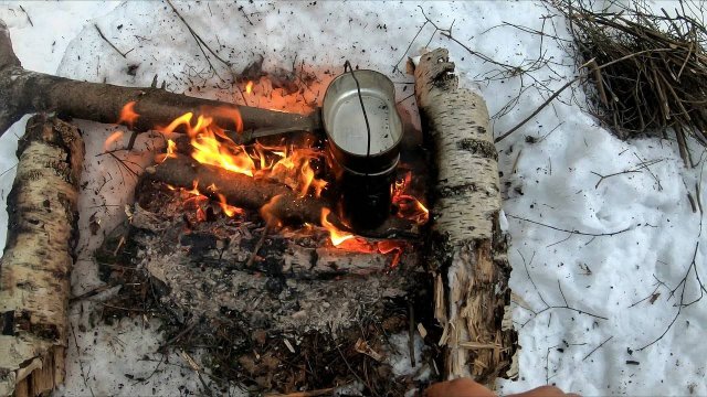 Как быстро разжечь костер зимой |  Идеальная растопка | Лесной чай