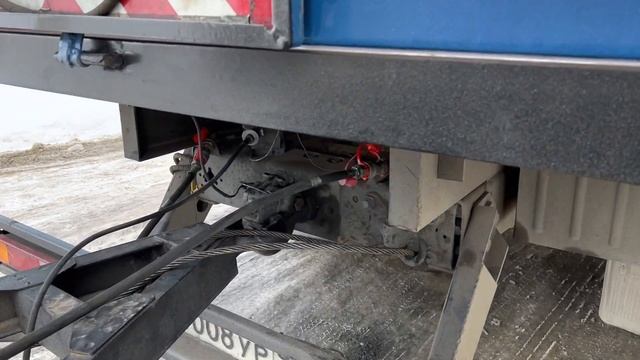 Вагончик за 1,3 млн! / Вагон-дом на колёсах - КАК в НЁМ? Как цеплять вагончик к тягачу?