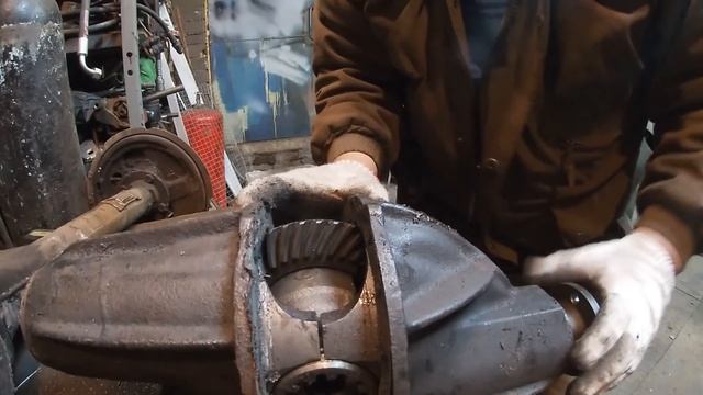 Как соединить два редуктора ? Проходной мост из ваз своими руками для минитракторов и вездеходов.
