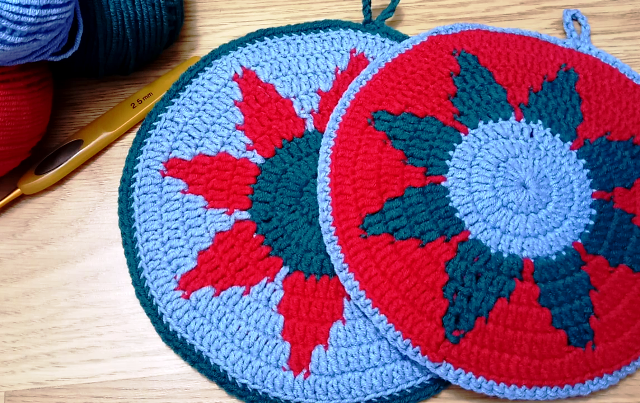 ПРИХВАТКА крючком. Вяжем прихватку жаккардовым способом с цветочным узором