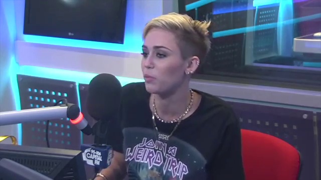 Майли Сайрус готовит релиз видео "We Can't Stop"