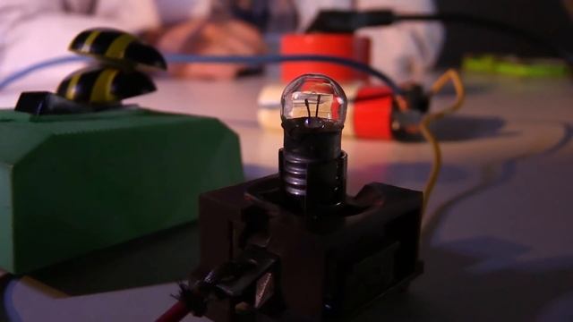 Детское видео. Профессор: всё про электричество. Физика для детей