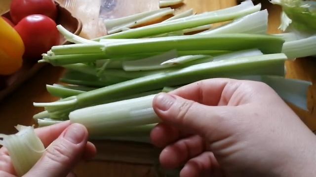 Сельдерей черешковый/ чистим/замачиваем/едим/хрустим/худеем