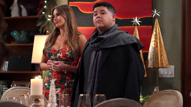 Сериал Американская семейка - 3 сезон 14 серия / Modern Family