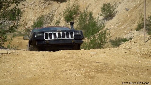 Brutal V8 Sounds (Jeep Grand Cherokee 5.2 ZJ Offroad)