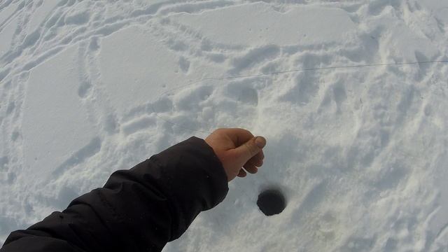 Рыбалка  зимой на севере!!
