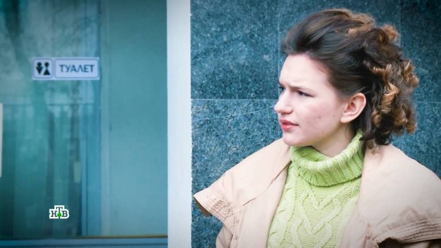 Воровка снимала дорогие шапки с женщин в общественных туалетах