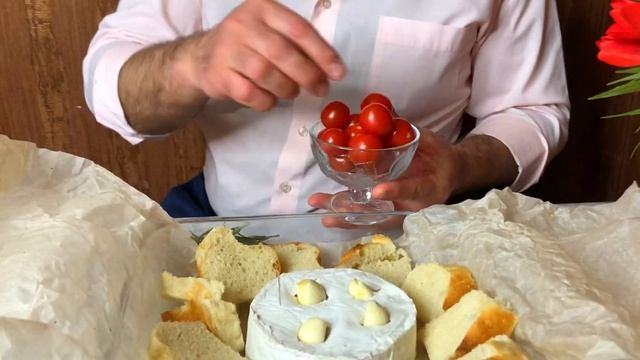 Сыр камамбер запечённый в духовке #сыр