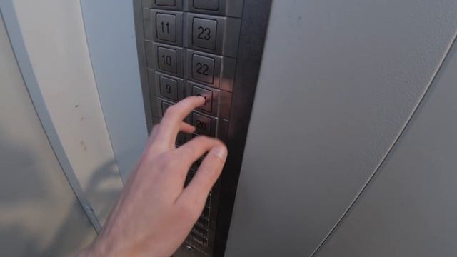 От первого лица: Застряли в лифте