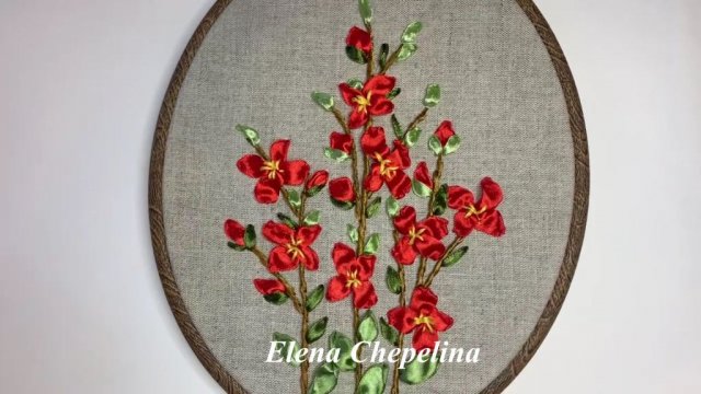 Простая веточка с цветами, вышитая атласными лентами