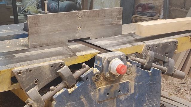 как фуговать правильно покажу за 2 минуты , работа с фуговальным станком, правильная постановка рук