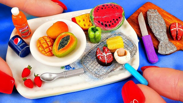 16 МИНИАТЮР ДЛЯ КОЛЛЕКЦИОНЕРОВ КУКОЛ