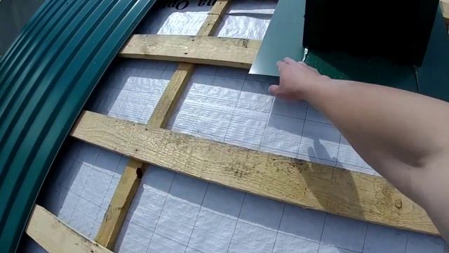 Как покрыть крышу профнастилом своими руками.2часть