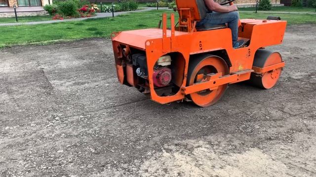 Утрамбовка катком после посева семян