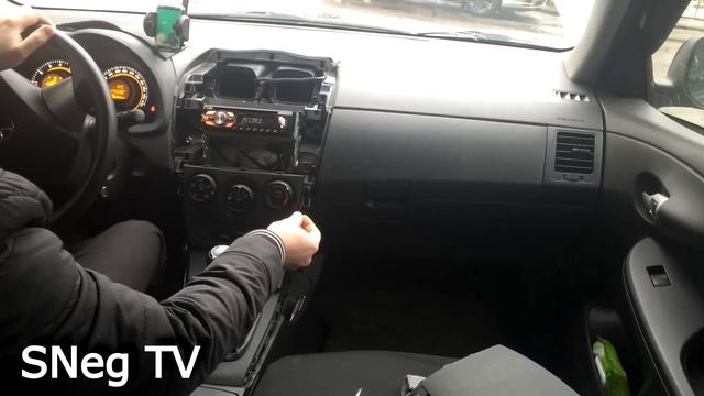 Toyota Corolla 2011 (E150) разбираем центральную часть панели
