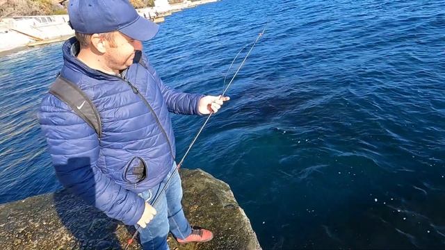 Морская Рыбалка в Крыму. Ловля Саргана. ЧТО КРУЧЕ, Пилькер или Бомбарда?