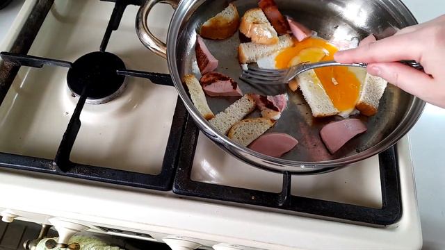Не пригорает пища на нержавейке, жарим на правильно разогретой сковороде