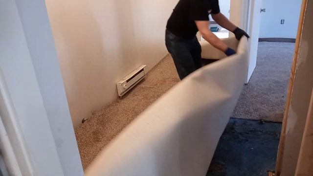 Настил коврового покрытия.