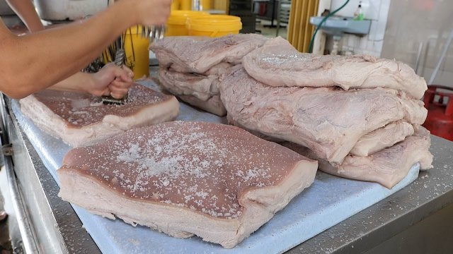 Знаменитое малазийское барбекю на углях. Малазийская уличная еда.