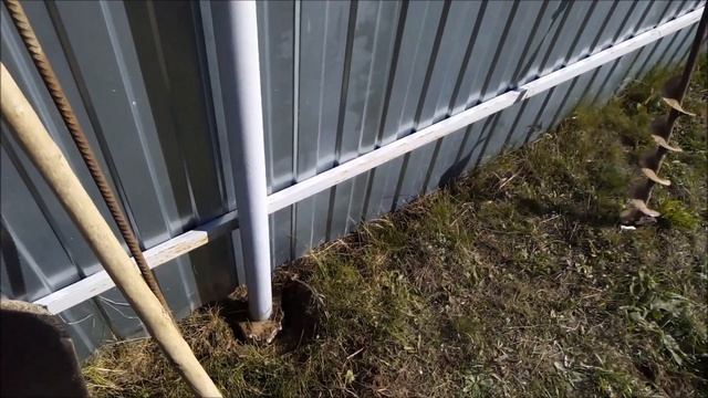 Расшатало столбы забора. Что делать?!