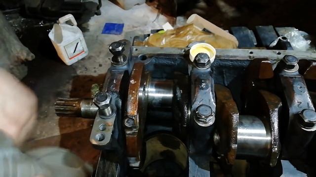 Сборка двигателя ммз д-240. Установка коленвала .