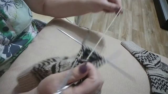 #мк ленивый жаккард #жаккард по кругу #легко,просто                          Носки связаны жаккардо