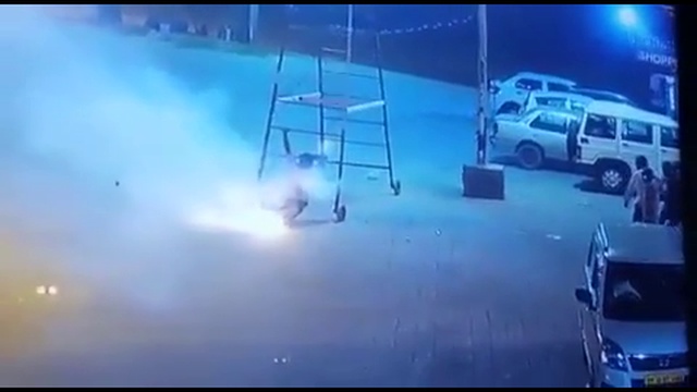 Рабочего убило током