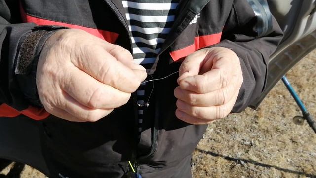Как правильно подвязать поводок на мушку на хариуса. Мастер класс от Володи.