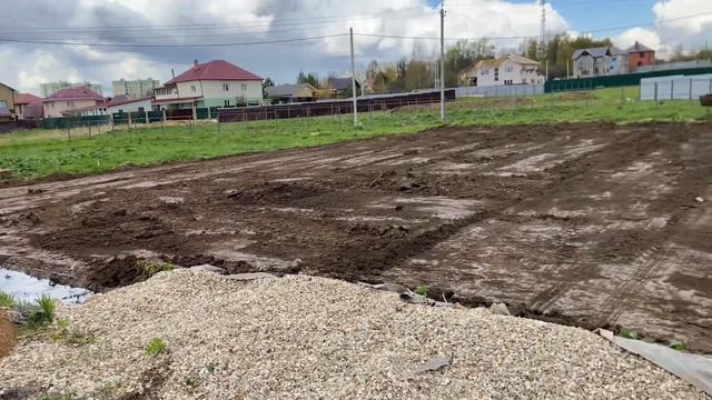 Старт работ по планировке участка/ дренаж/ отсыпка/ нужно ли планировать грунт с уклоном к ливневке