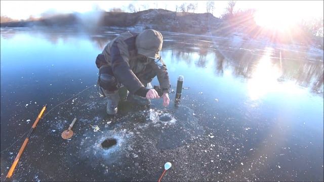 ЛОВЛЯ ОКУНЯ ПО ПЕРВОМУ ЛЬДУ