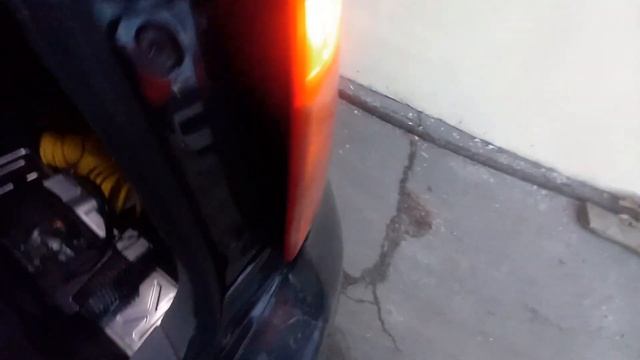 Сузуки sх4. Меняем стандартные лампы на LED.замена лампочки габаритов и стопов на Suzuki sx 4.