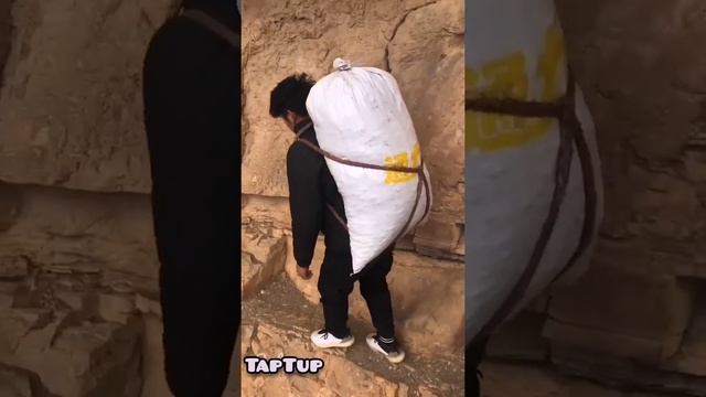 Китайцы живут в горах.