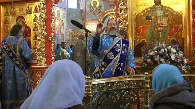 Символ ВЕРЫ читает протодиакон Геннадий Кузнецов.