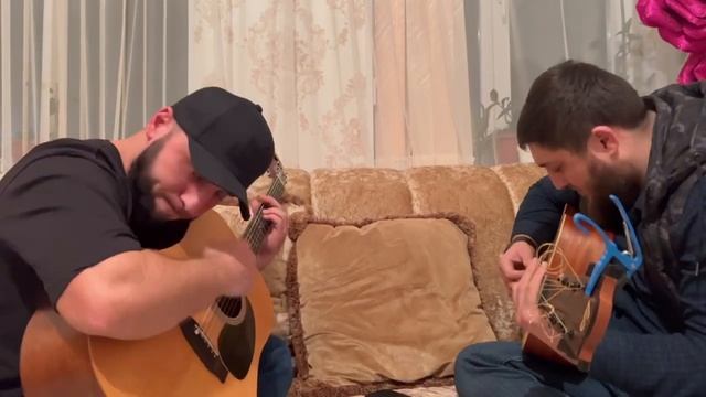 Ислам Идигов & Байсангур Дербишов - Той зимой не далёкой