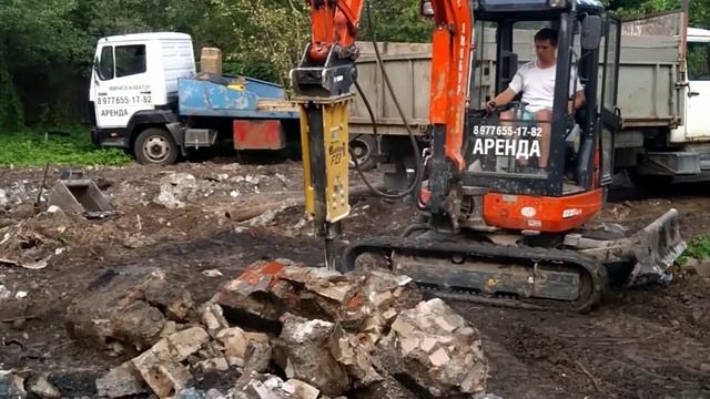 Ломаю старый фундамент